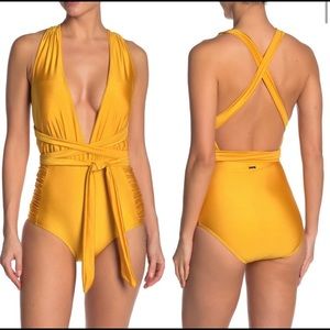 NWT 🩱 NICOLE MILLER CONVERTIBLE 1PIECE SWIMSUIT